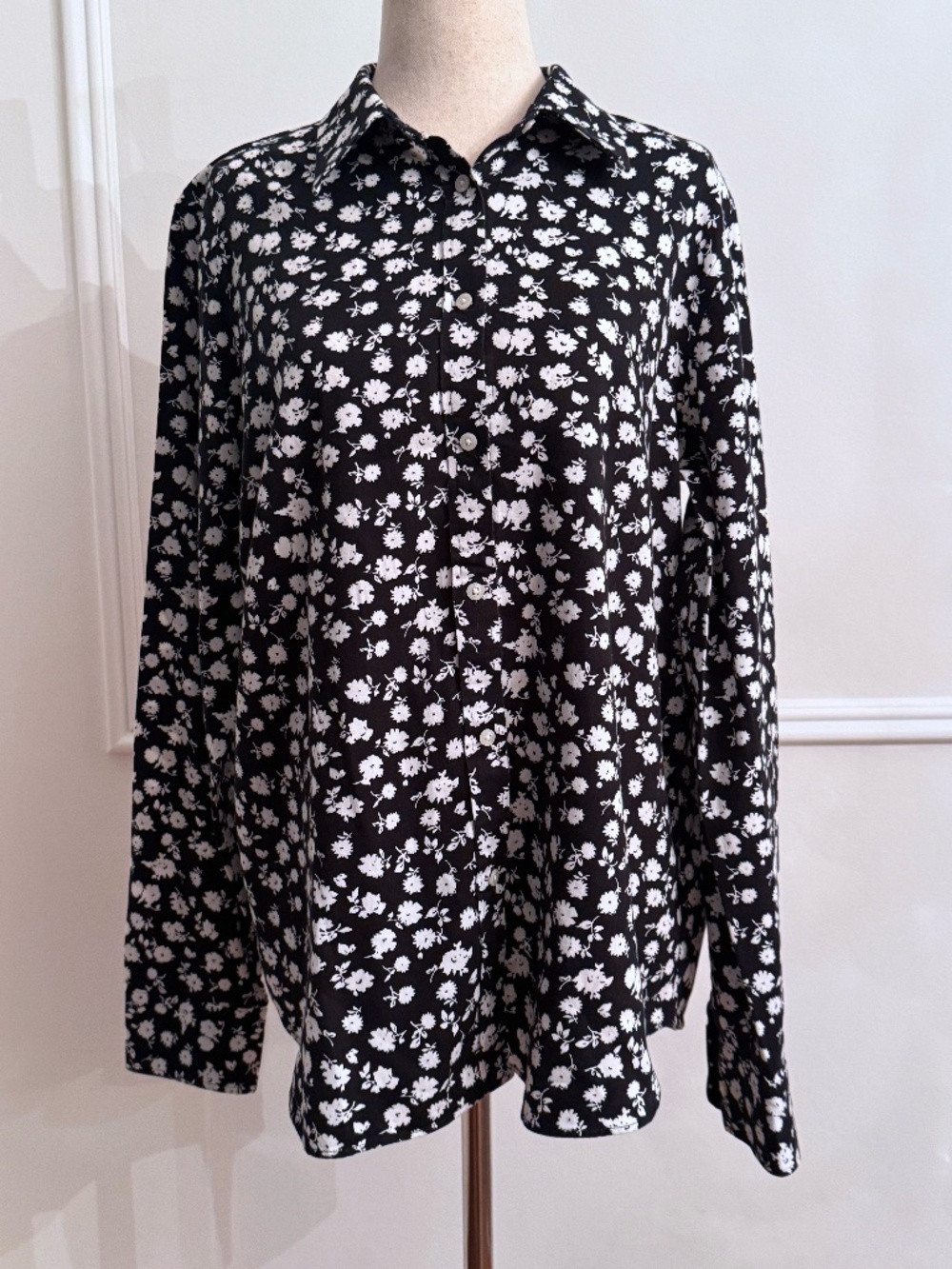 Chaps No Iron Black White Ditsy Floral Print Cotton Button Down Sz L